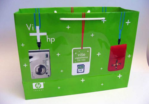 Papirnata vrećica polegnuta